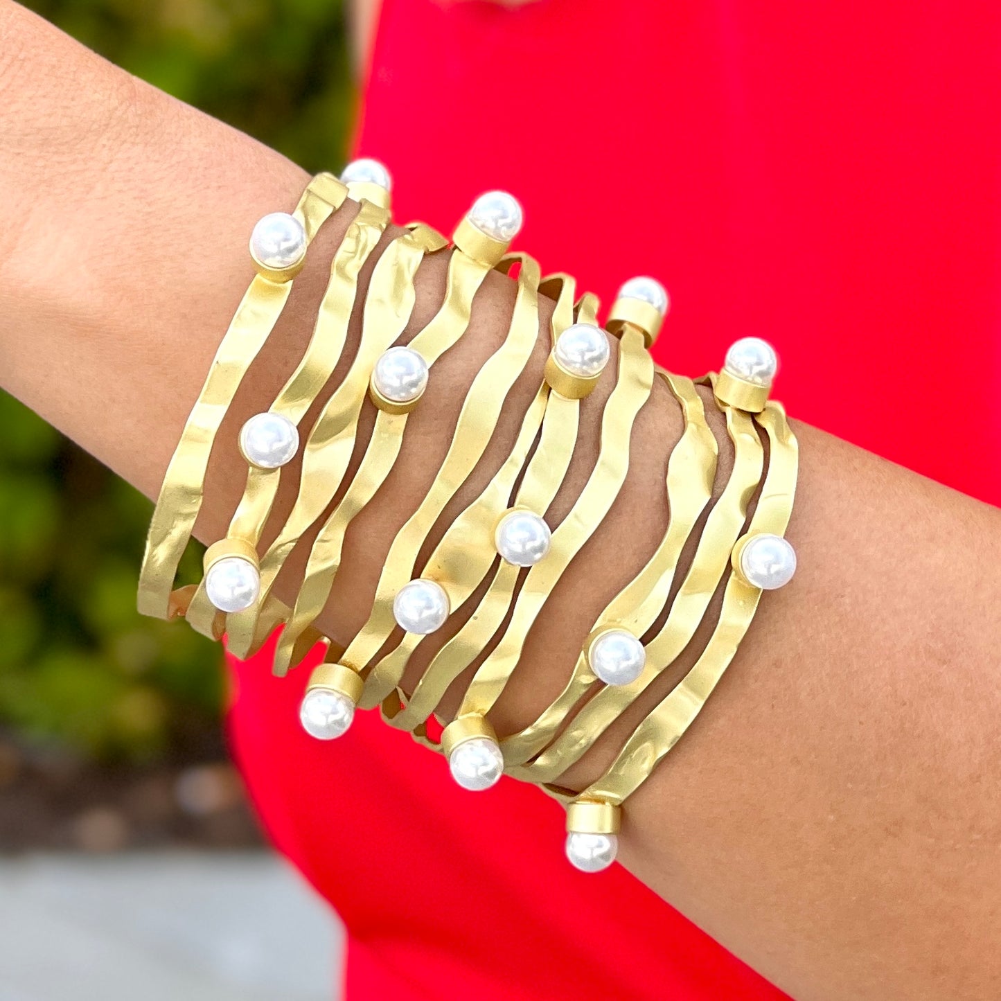 Thic Gold Bracelet With Pearls