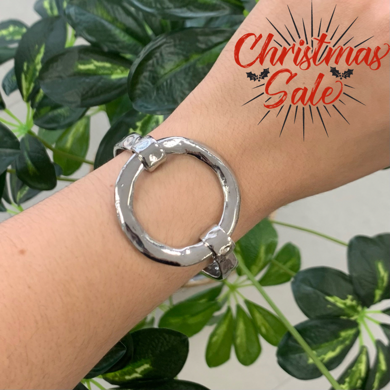 Bracelet With a Circle in the Center Silver