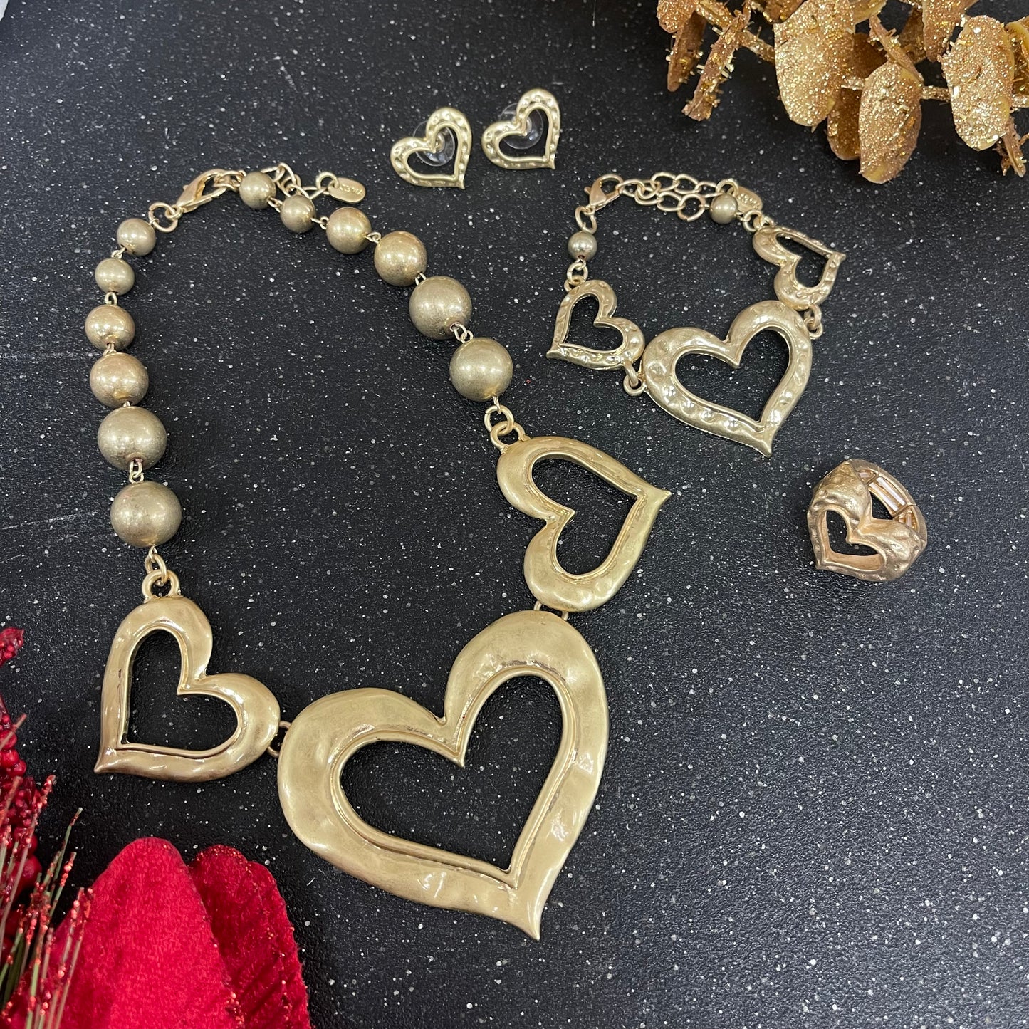 Three Hearts Gold Short Necklace