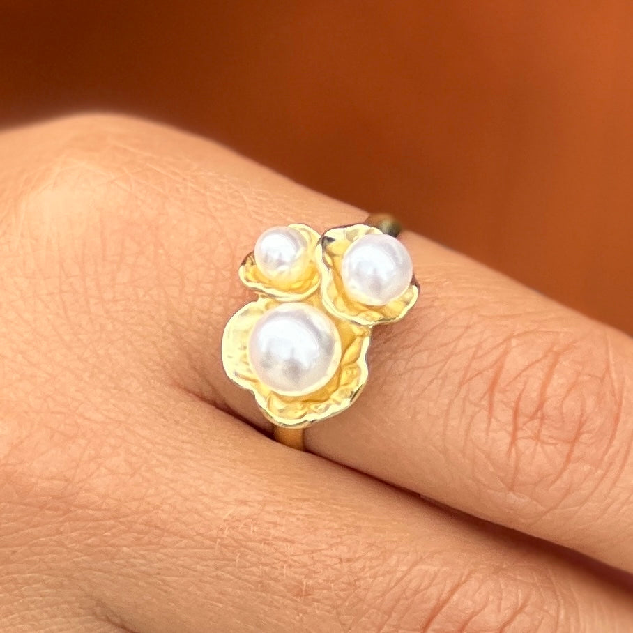 Midi Pearl Gold Ring