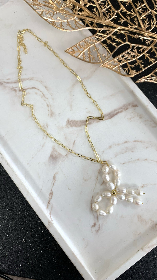 Mid Bow Pearl Gold Necklace