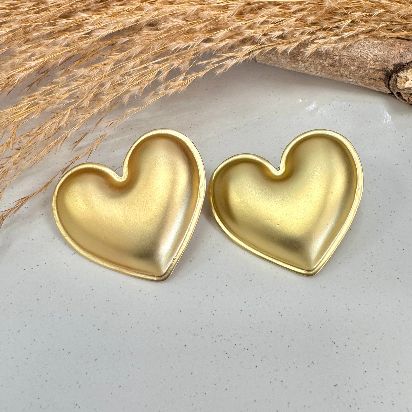 Plain Mid Heart Gold Earrings