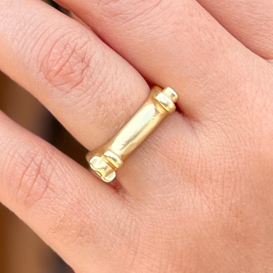 Gold Tornillo Ring