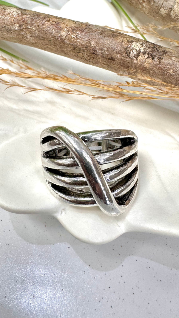 Middle Line Silver Ring
