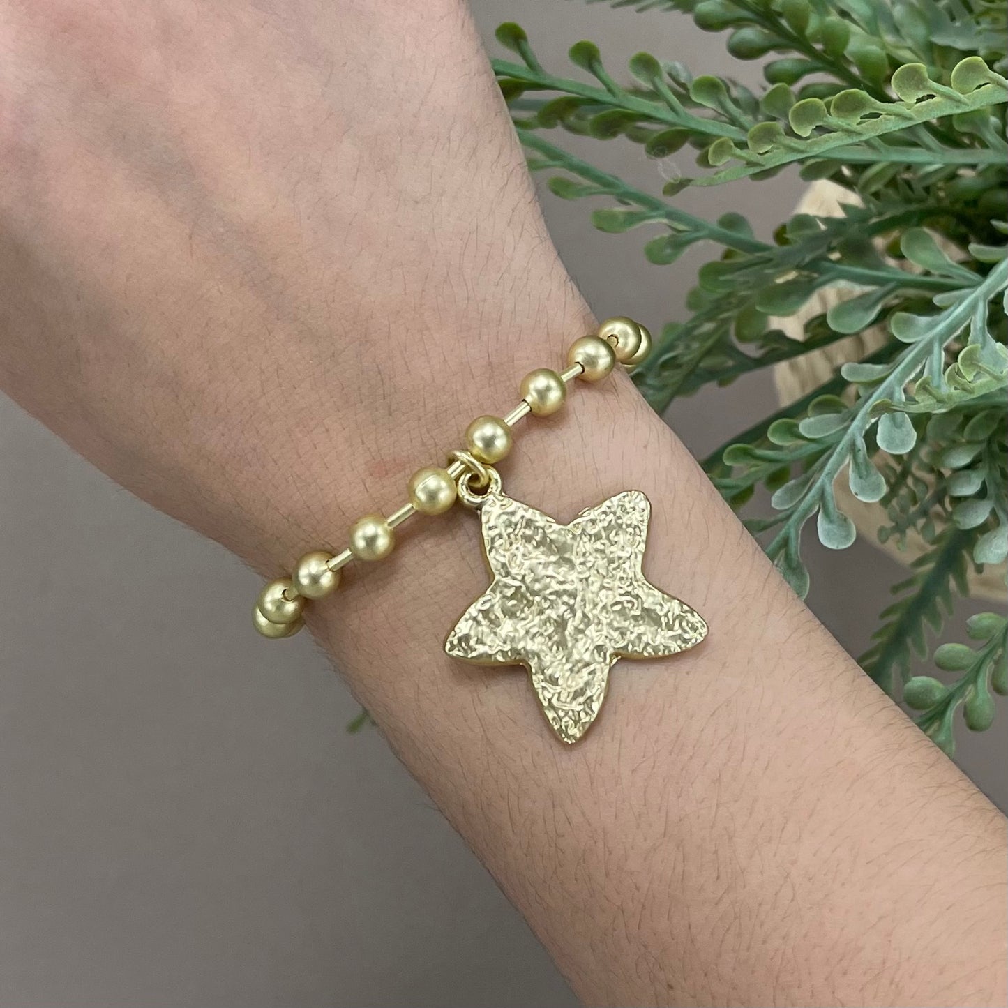 Snowball hanging star gold bracelet