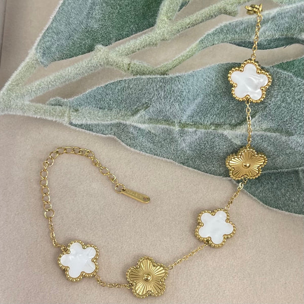White and Gold Flowers Bracelet