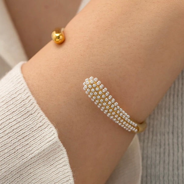 Half Point Pearl Gold Bracelet