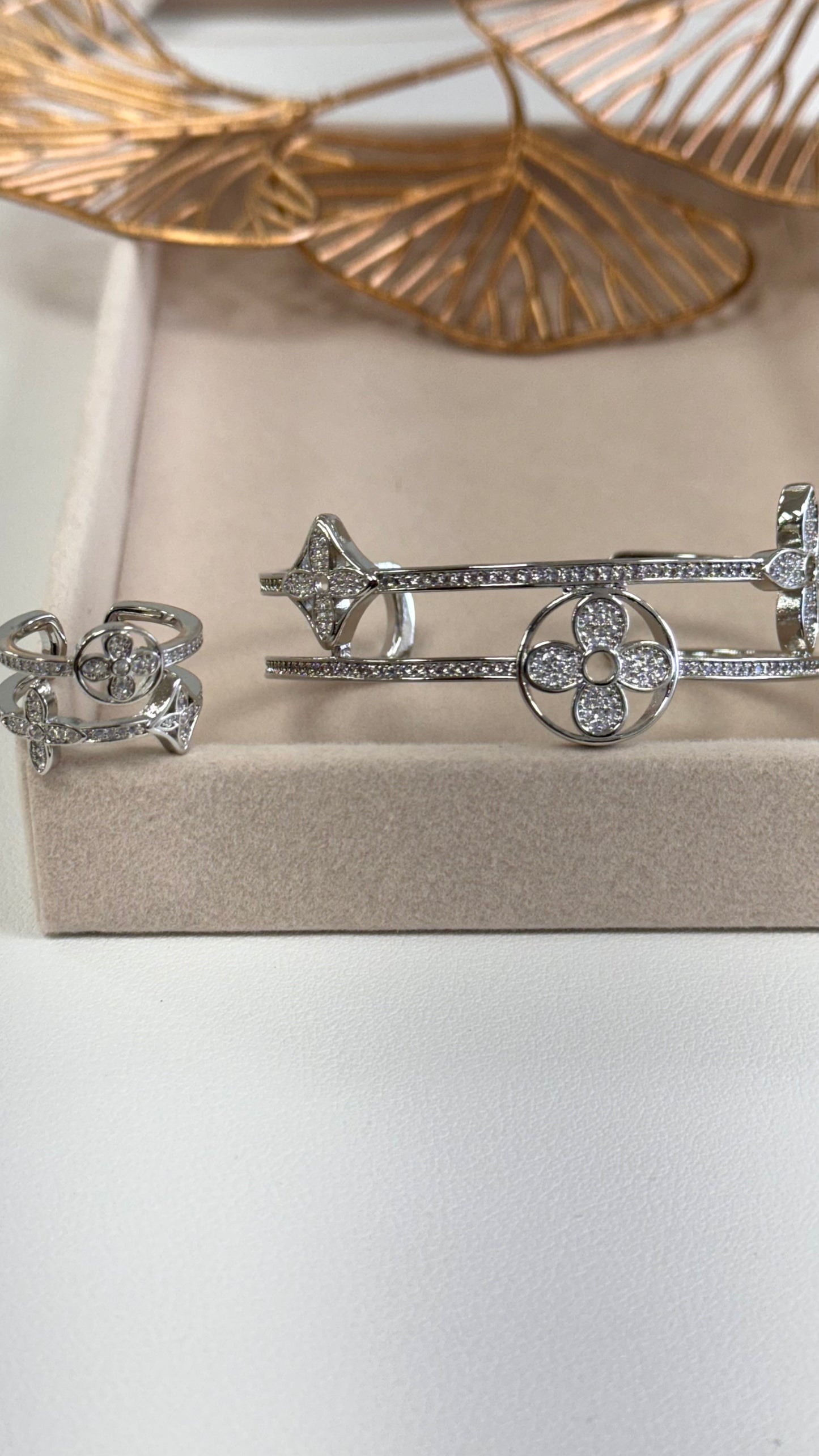 Double Quartz Clover Silver Bangle