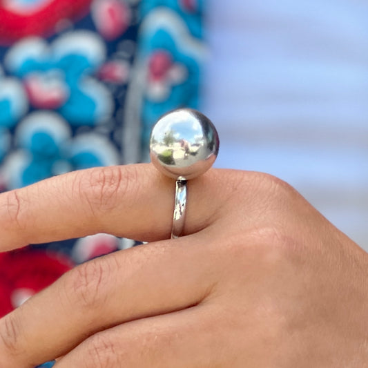 Silver Ring With a Ball Matte