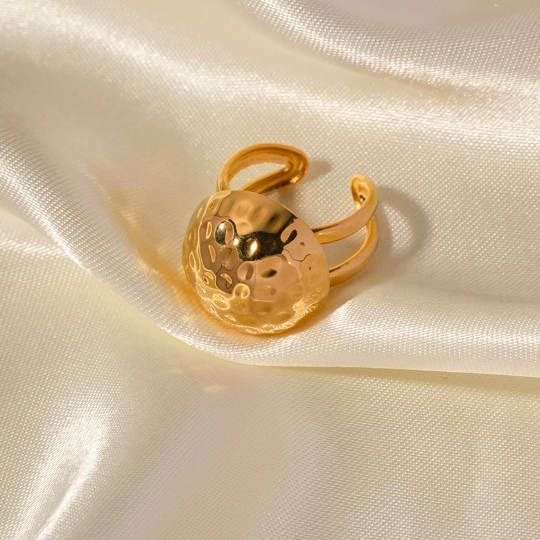 Hammered Round Gold Ring