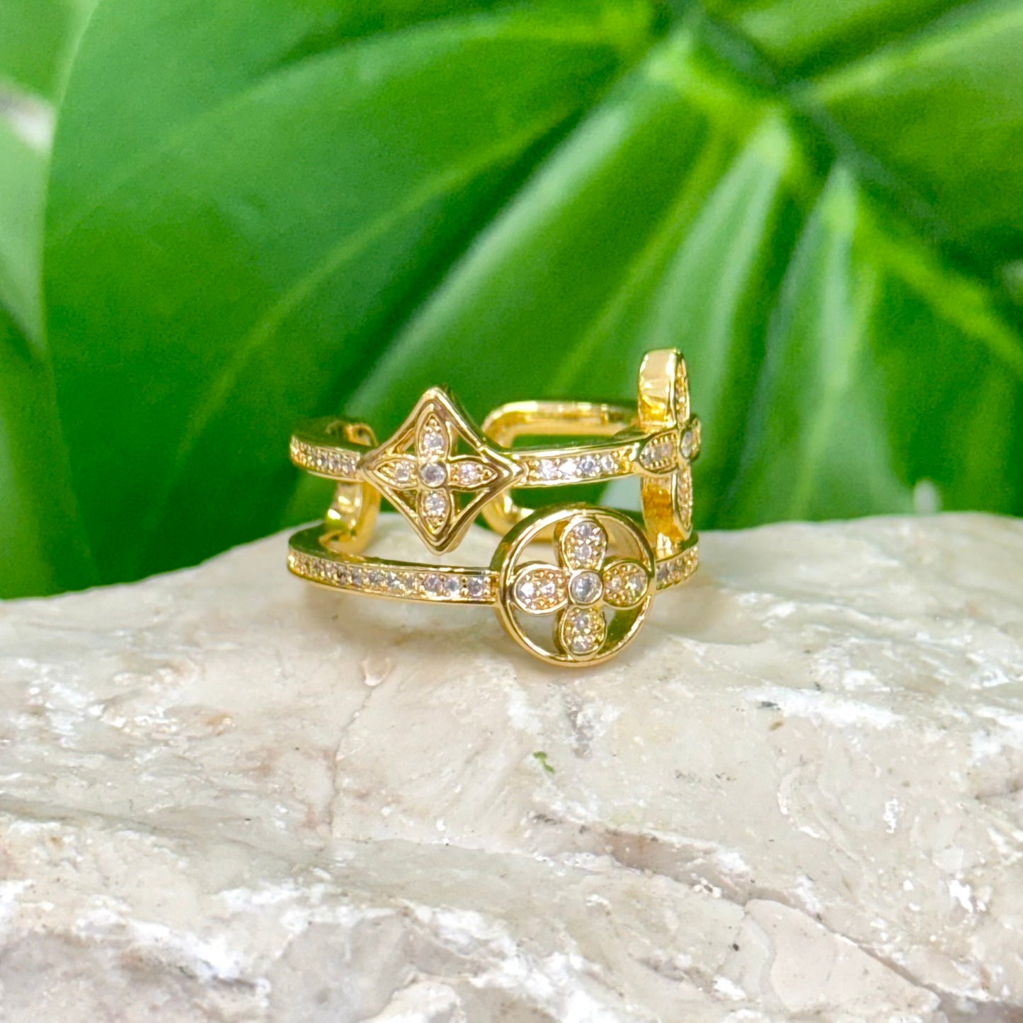 Double Quartz Clover Gold Ring