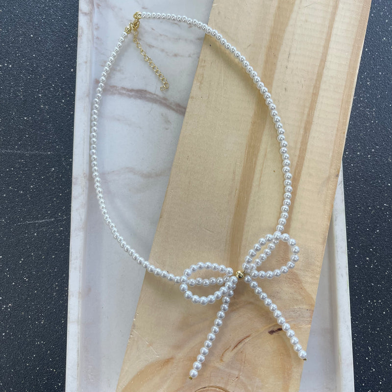 Bow Pearl Gold Necklace