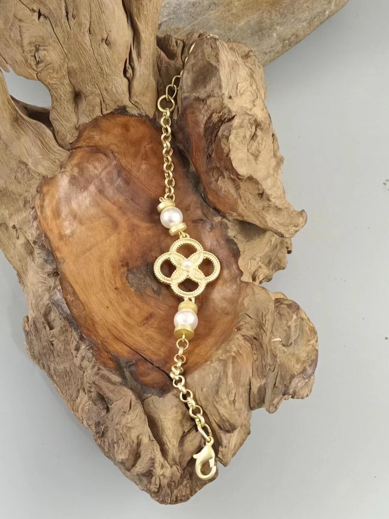 Clover With Pearl Gold Bracelet