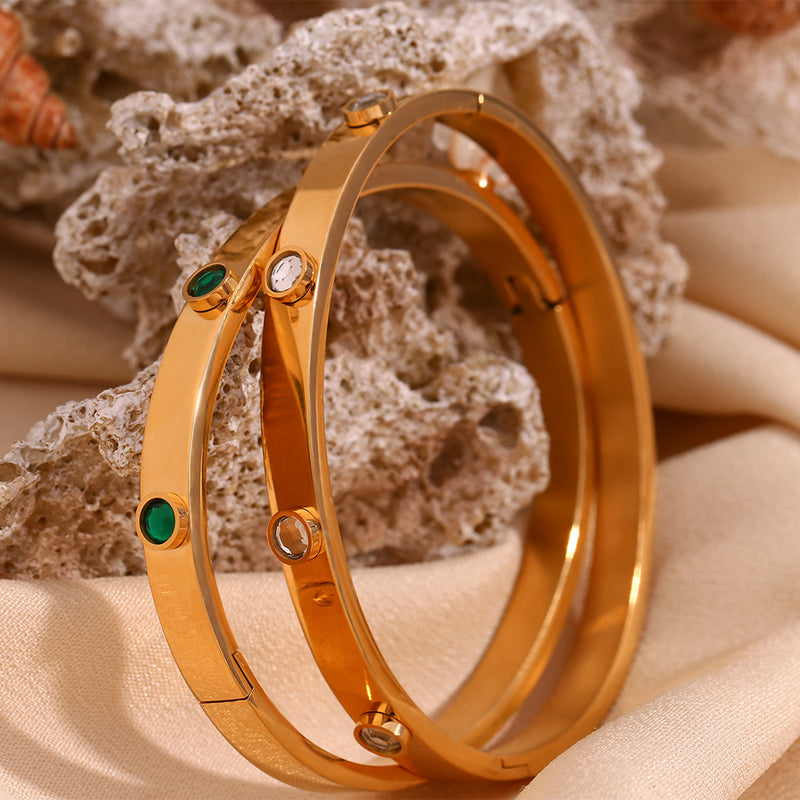 Green Points Quartz Gold Bangle