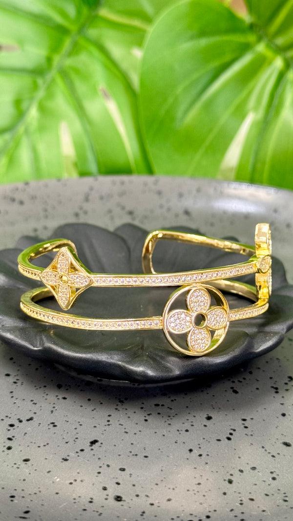 Double Quartz Clover Gold Bangle