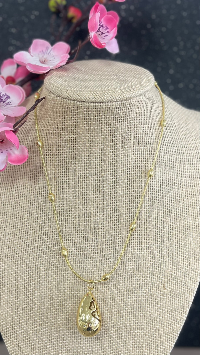 Mid Drop Gold With Quartz Necklace