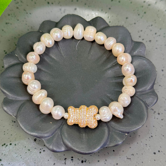 Quartz Bear Pearl Bracelet