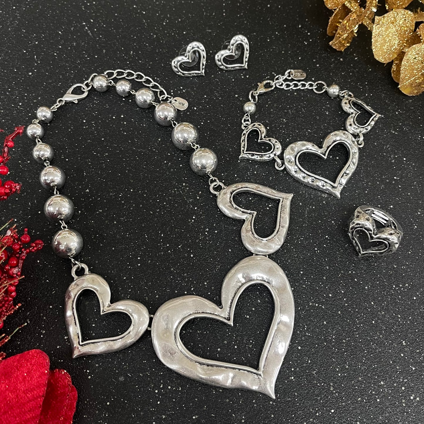 Three Hearts Silver Short Necklace