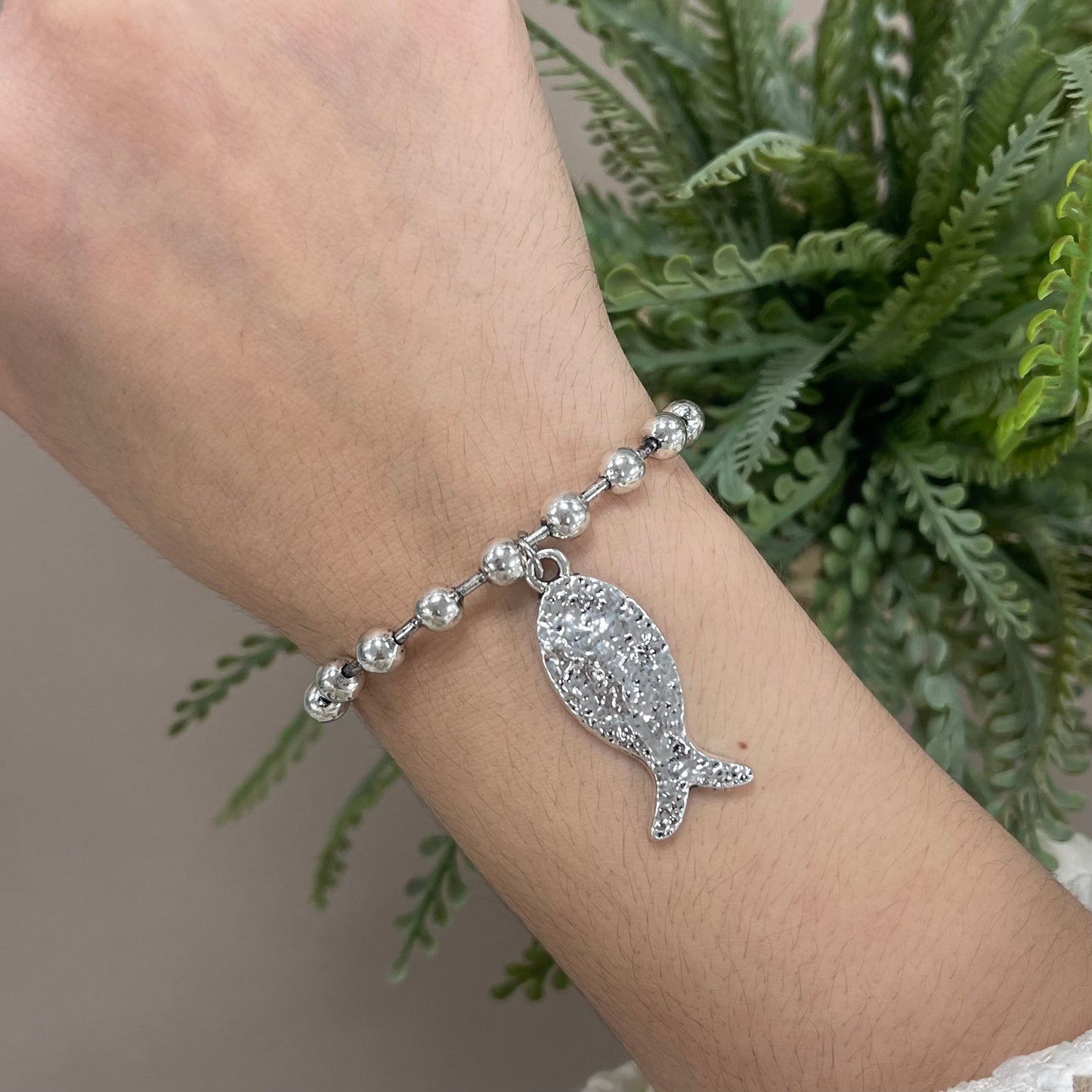 Snowball hanging fish silver bracelet