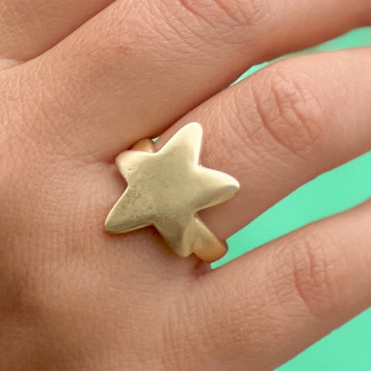 Medium Star Gold Ring