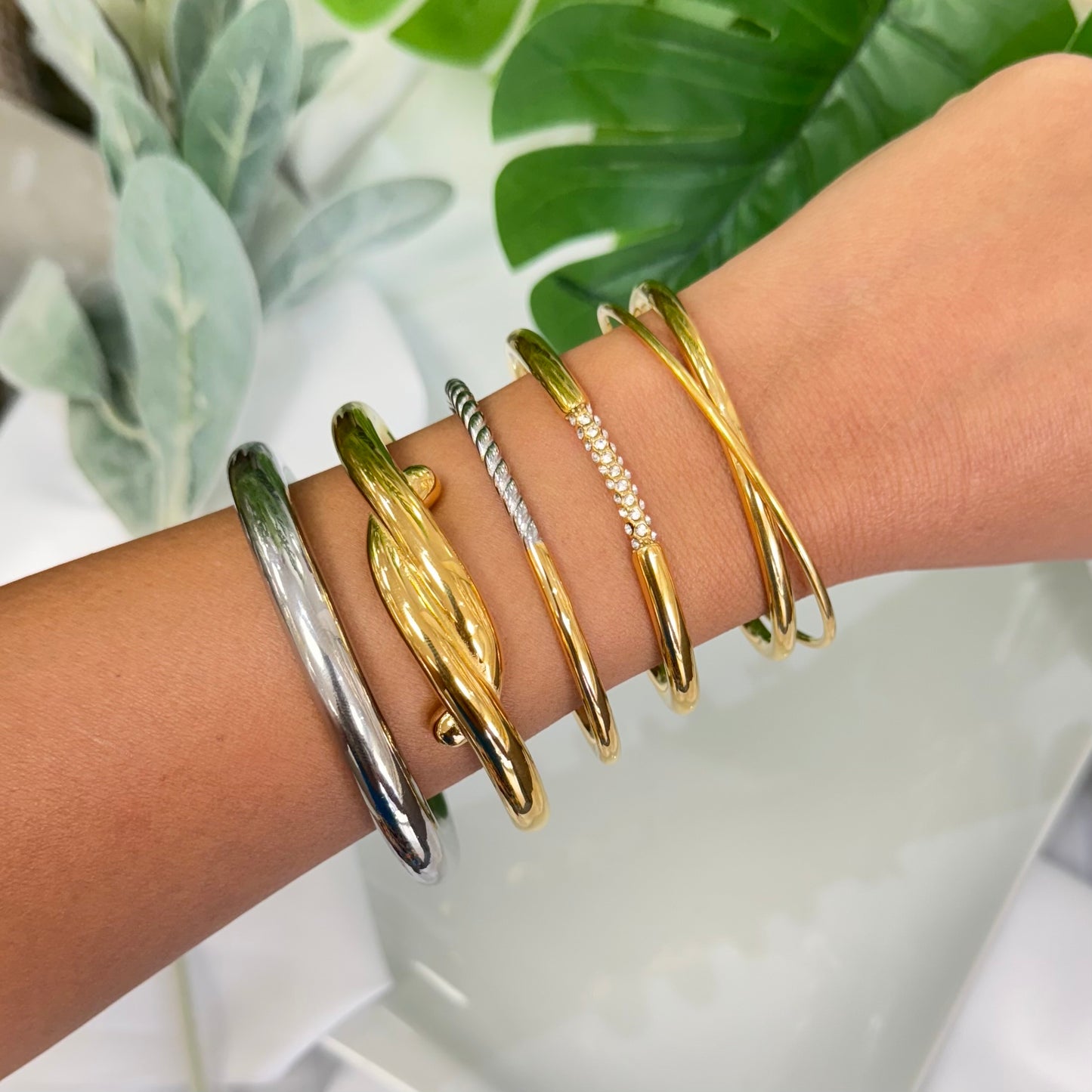 Twist Lines Gold Bracelet