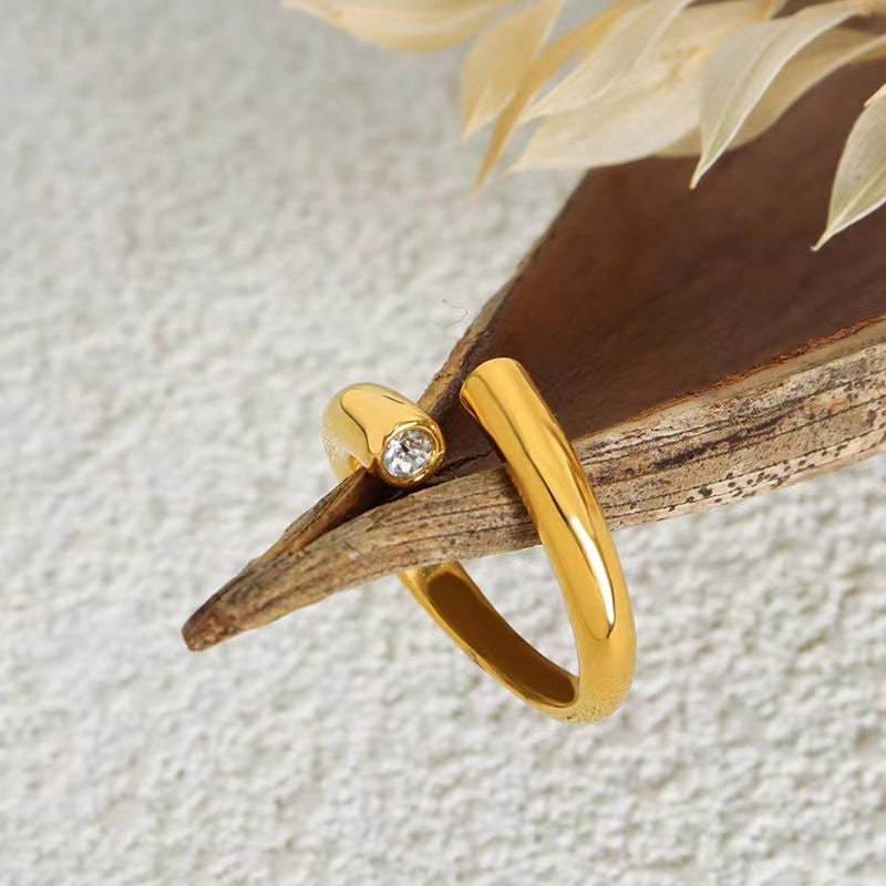 Clear Quartz Elegant Gold Ring