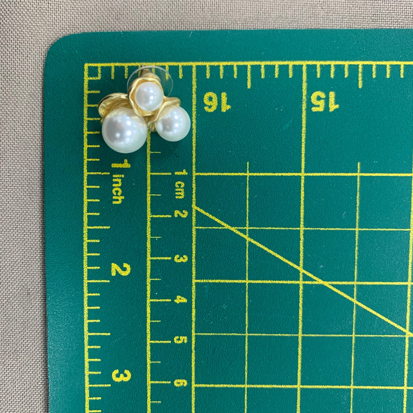 Midi Pearl Gold Earrings