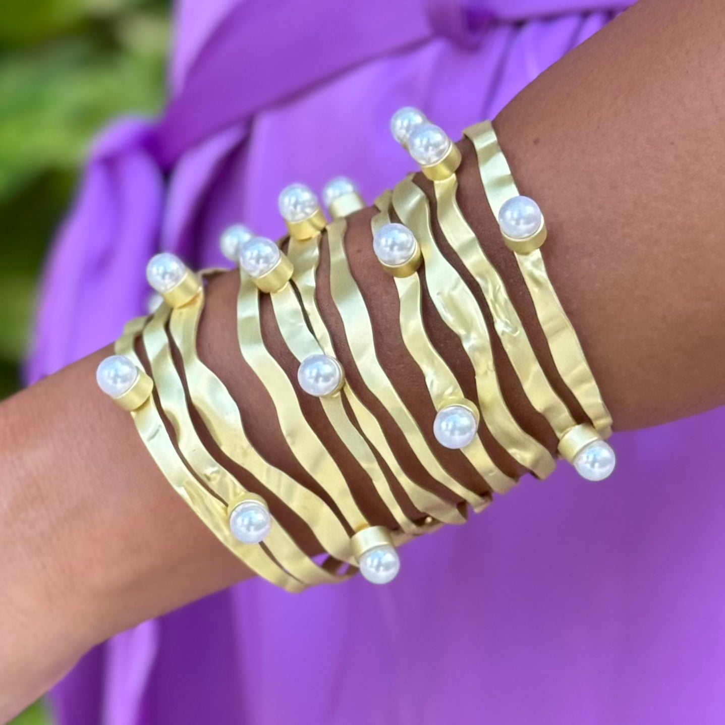 Thic Gold Bracelet With Pearls