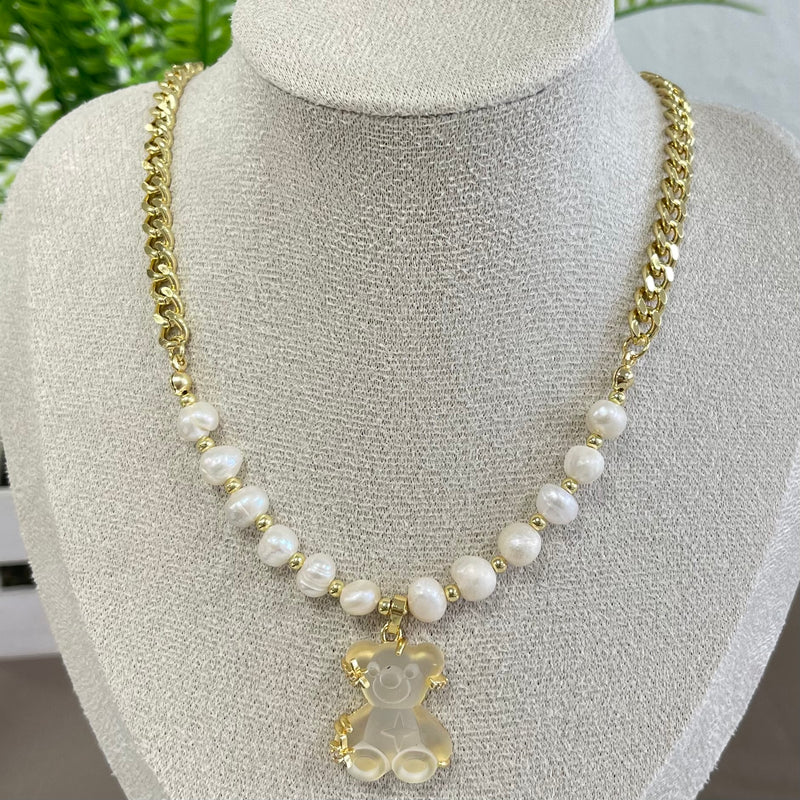 Clear Teddy Pearls And Gold Necklace