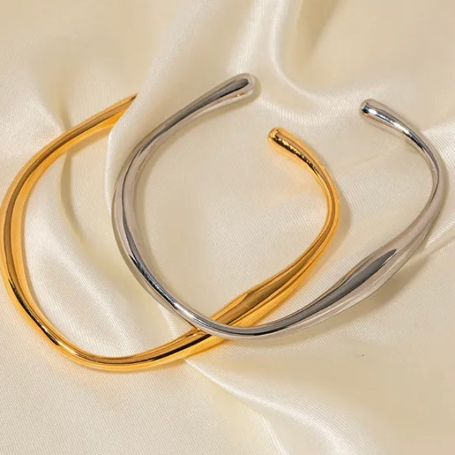 Curves Gold Bracelet