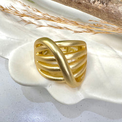 Middle Line Gold Ring