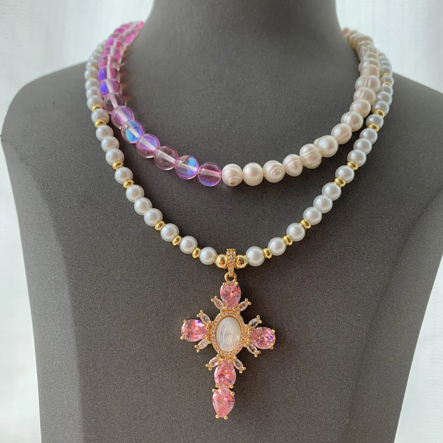 Pearls And Pinks Colors Necklace