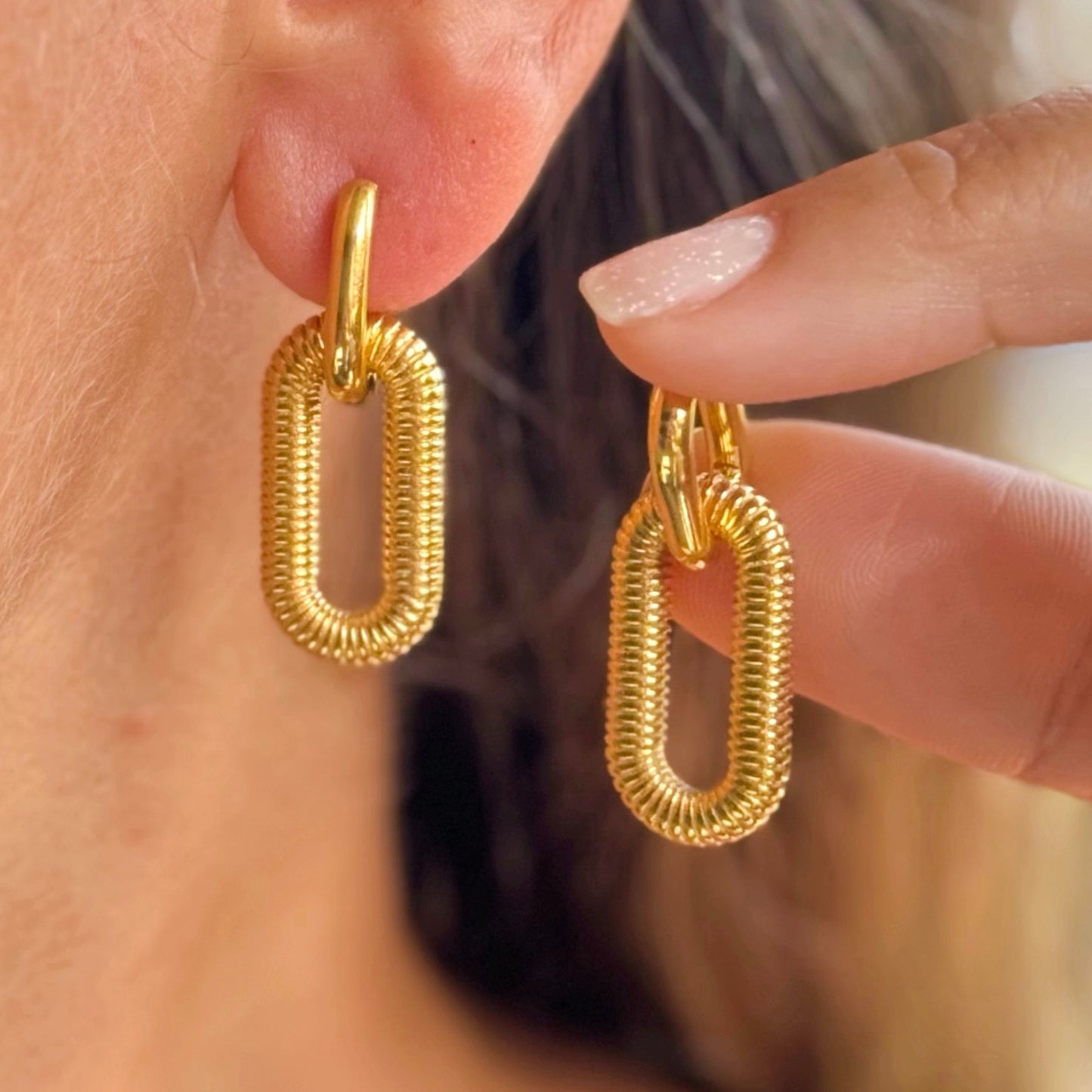 Oval Spring Gold Earrings