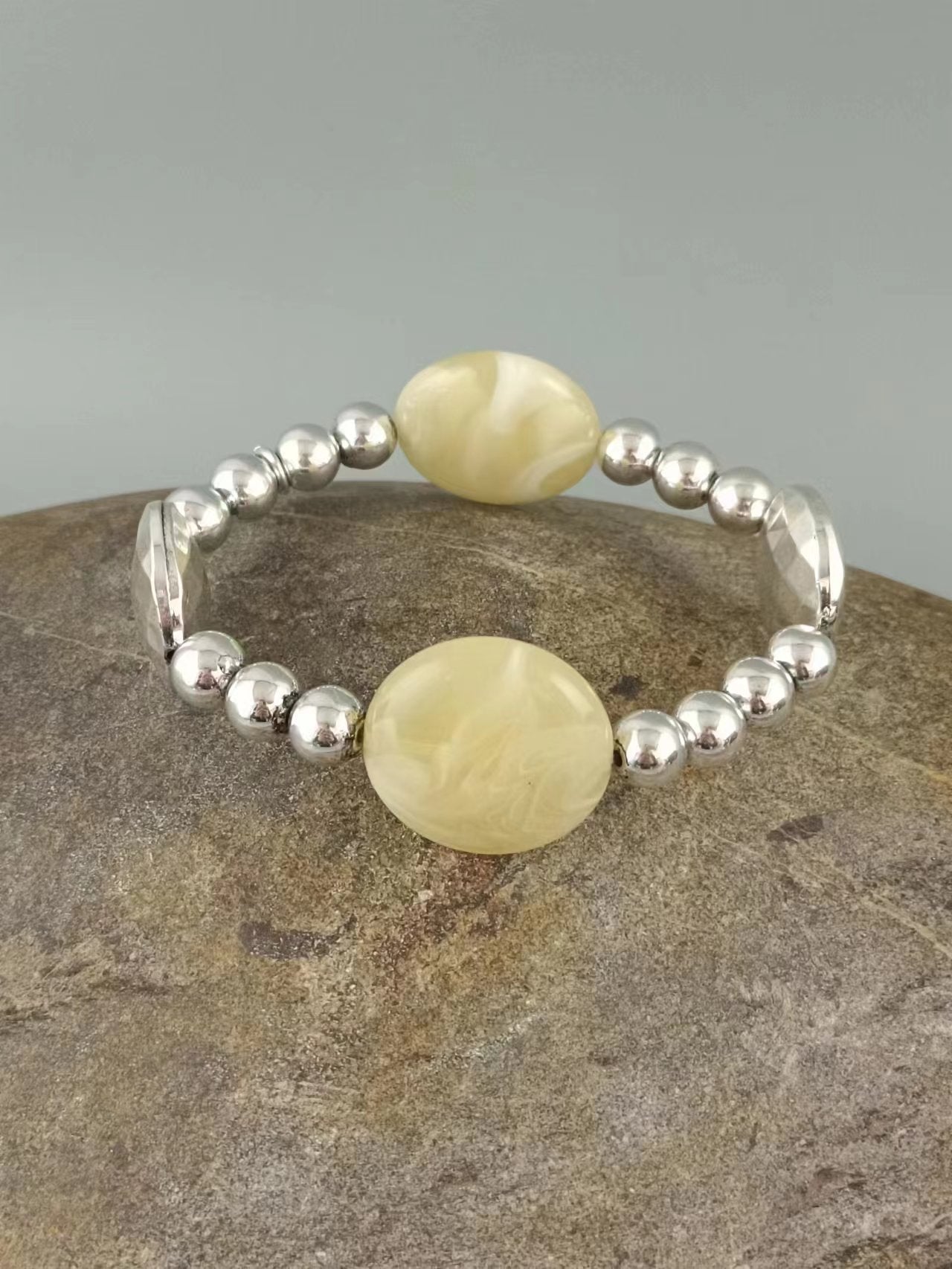 Maxi Acry Cream Stone Silver Bracelet