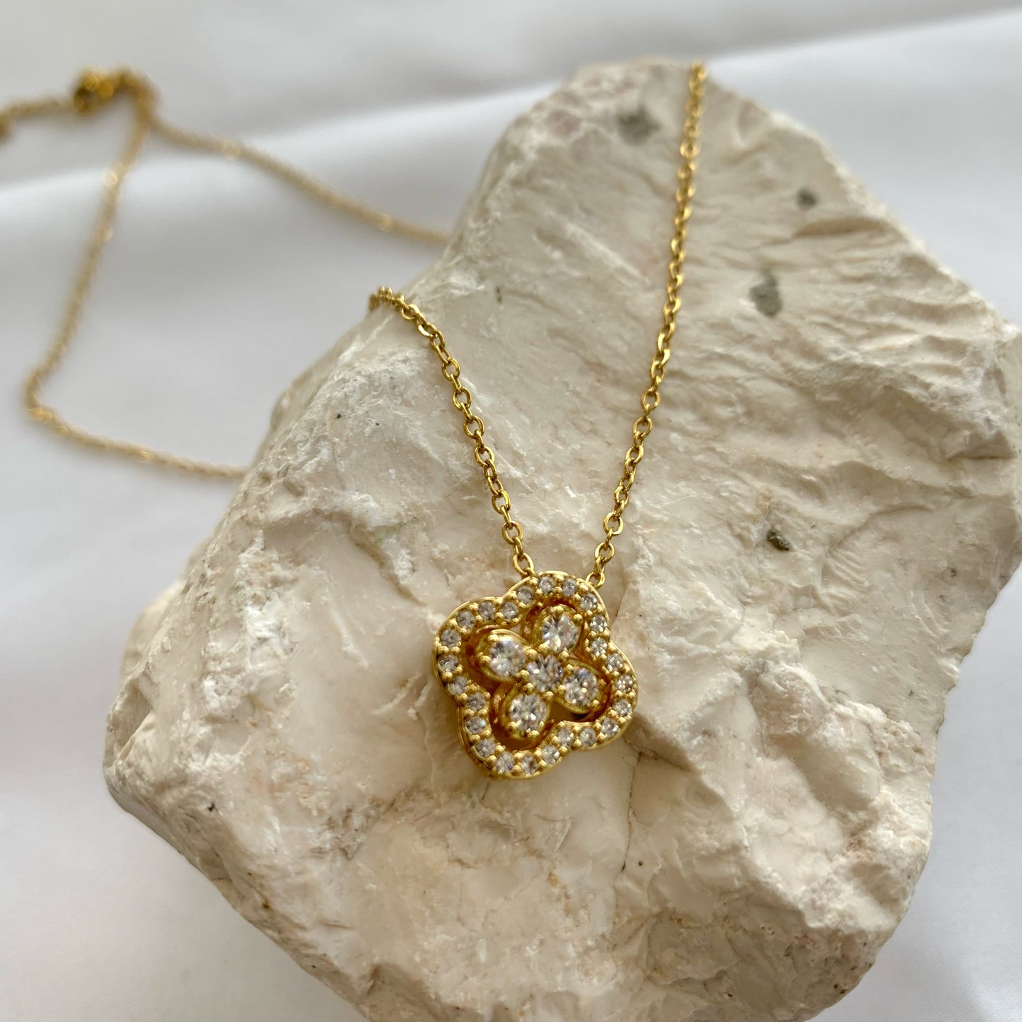 Zirconia Clover Gold Necklace