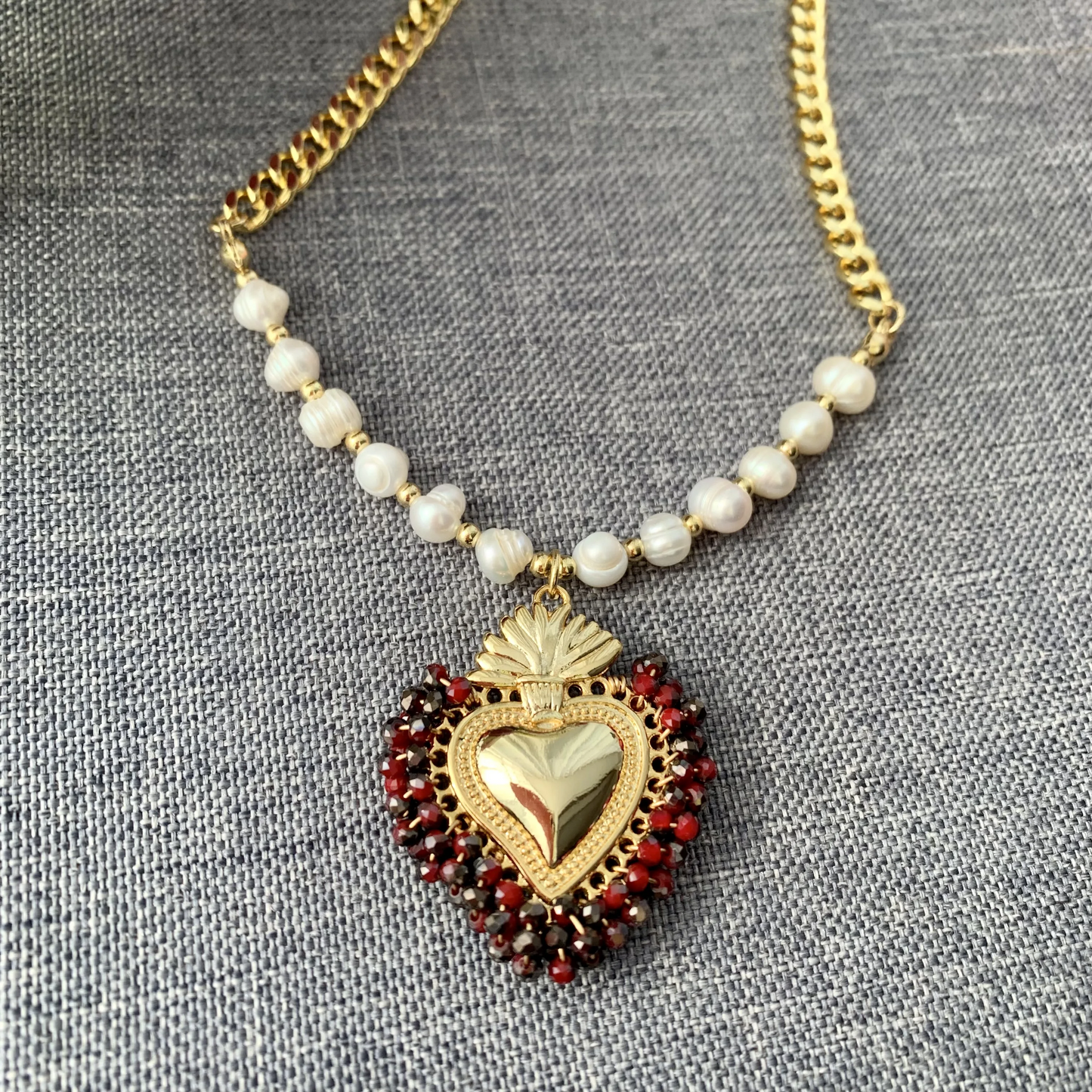 Red and Black Balls Hearts With Pearls And Gold Necklace