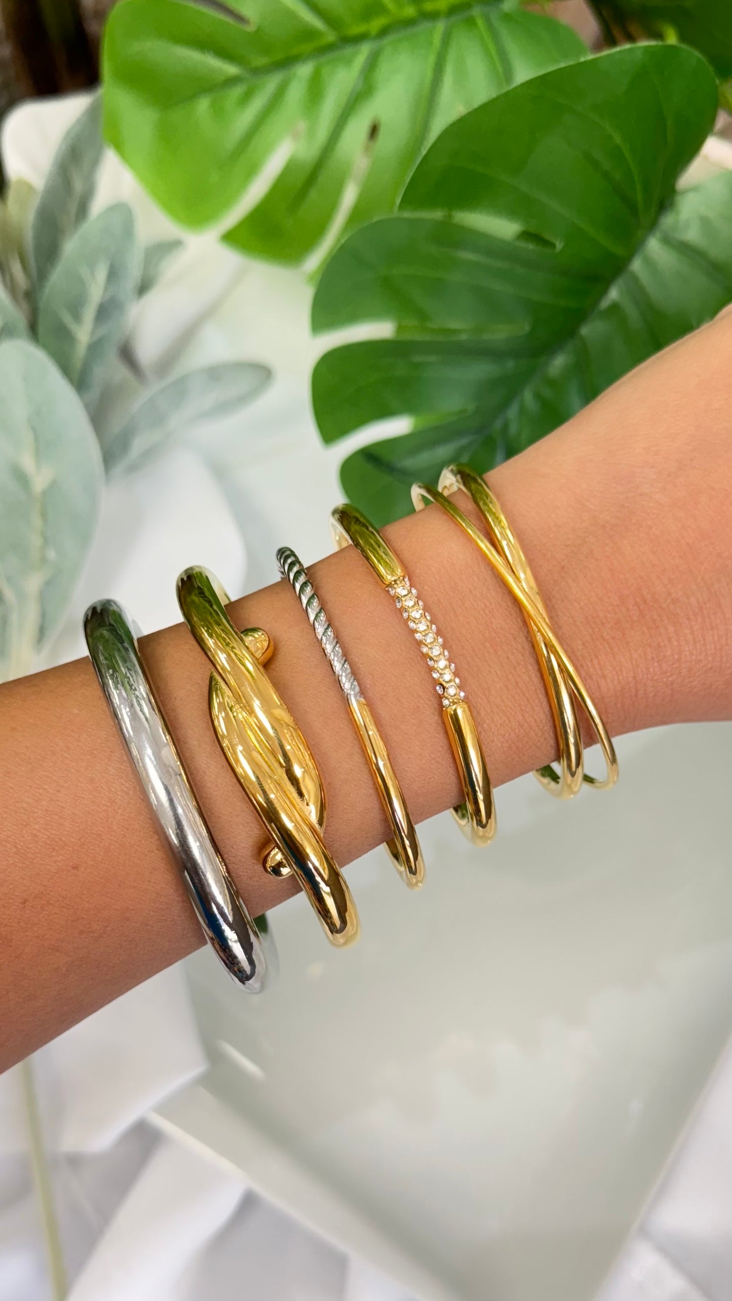 Twist Lines Gold Bracelet