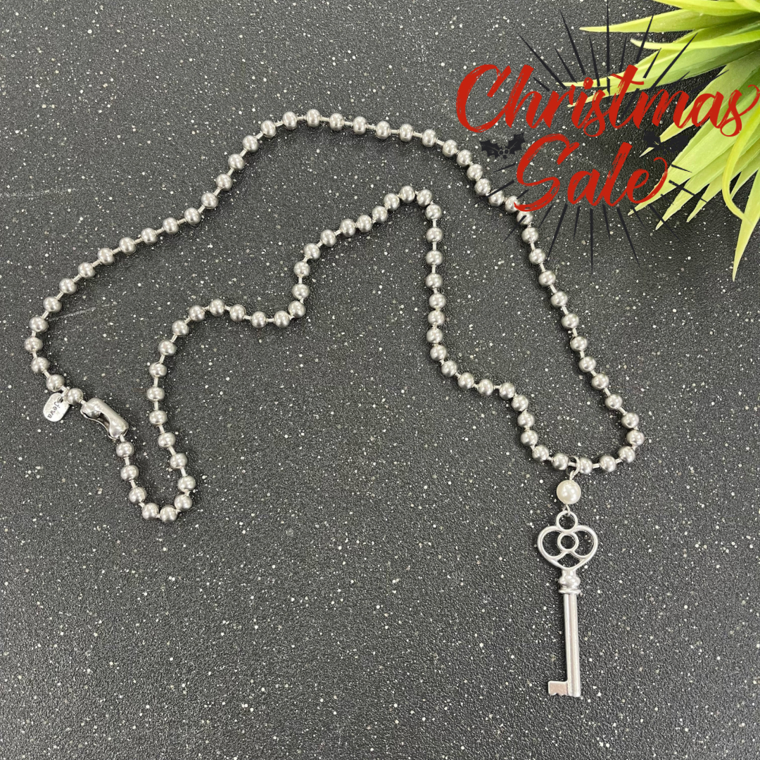 Silver Key And Lock Necklace Matte