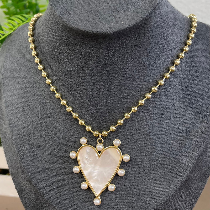 White Heart With Pearls Necklace