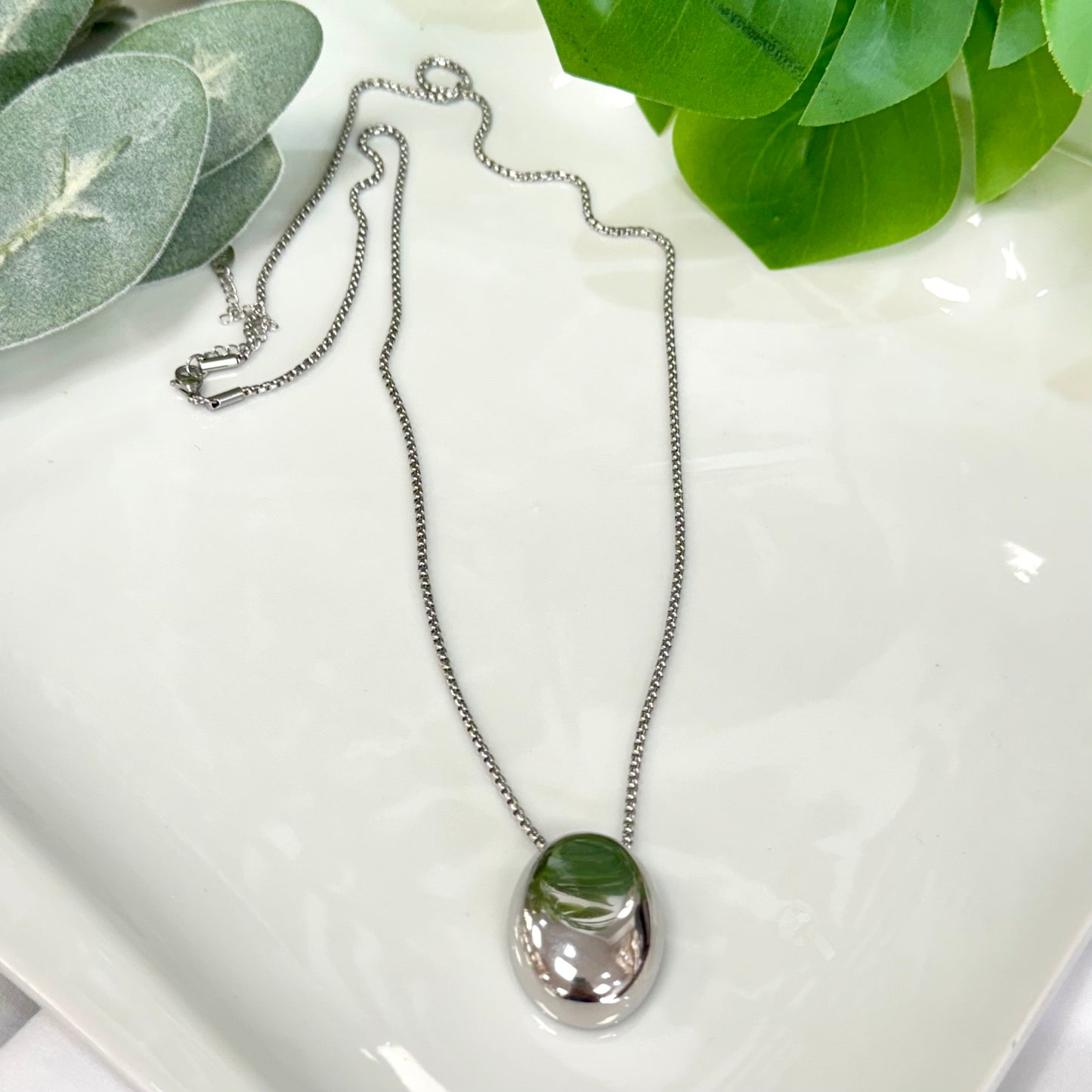 Bold Oval Silver Necklace