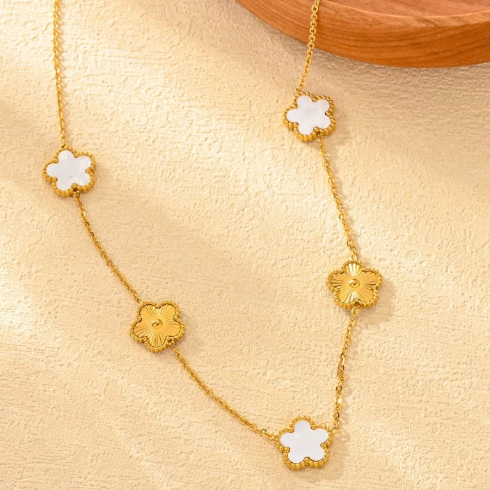 White And Gold Flowers Necklace