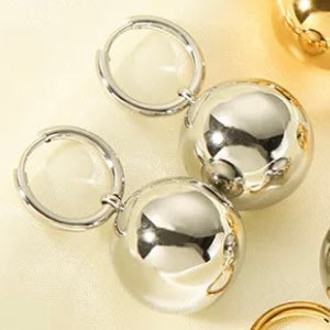 Big Globe Silver Earring