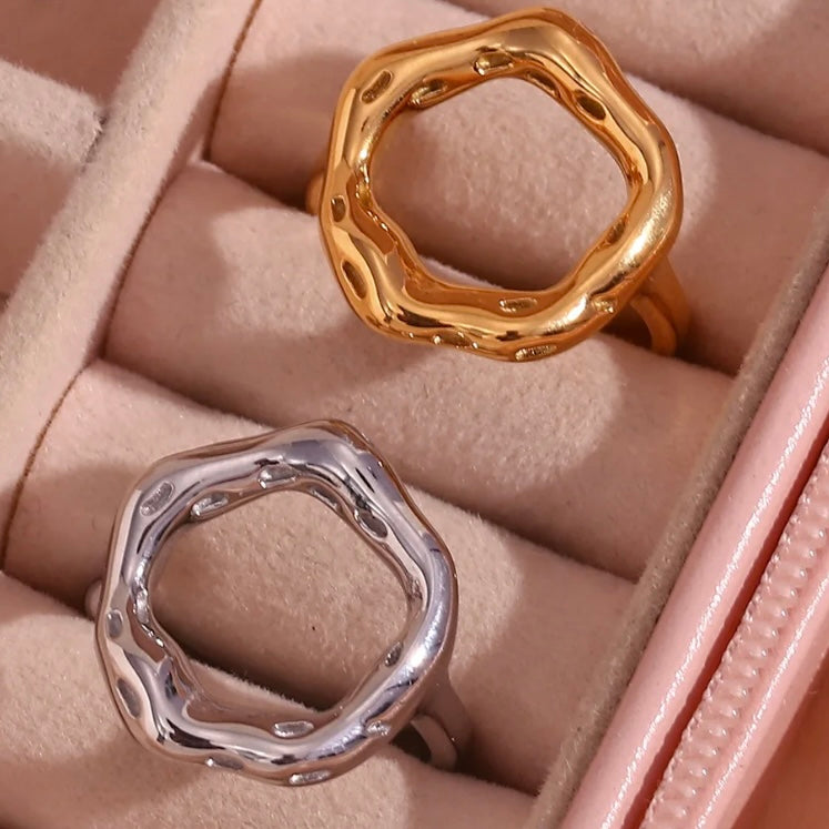 Wavy Hoop Gold Ring