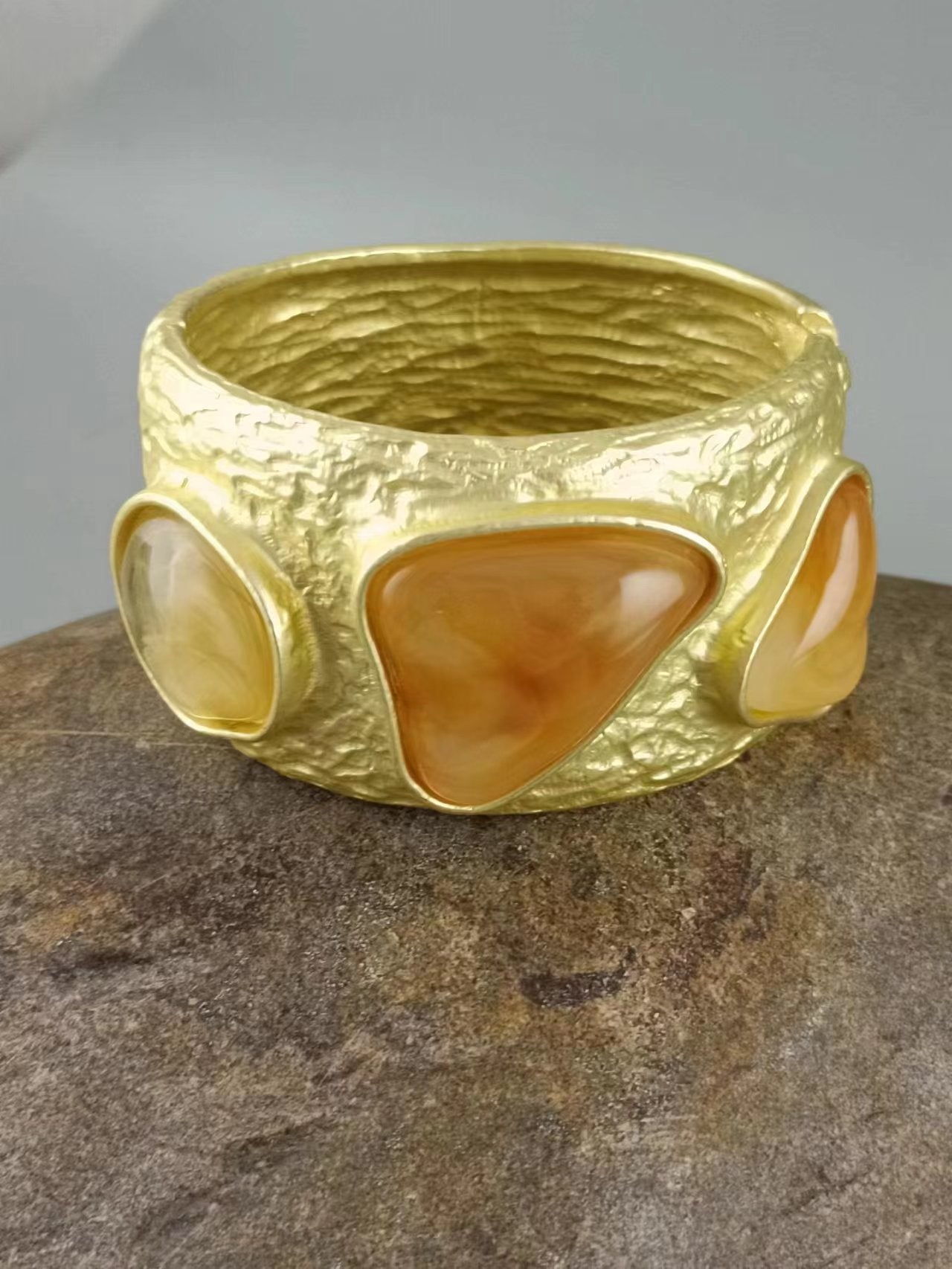 Acry 3 Stones Brown Gold Cuff