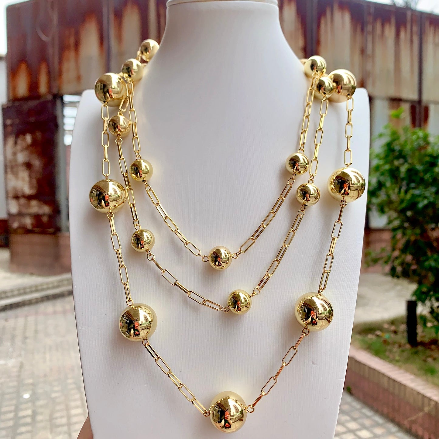 Big Clip Globe Gold Necklace