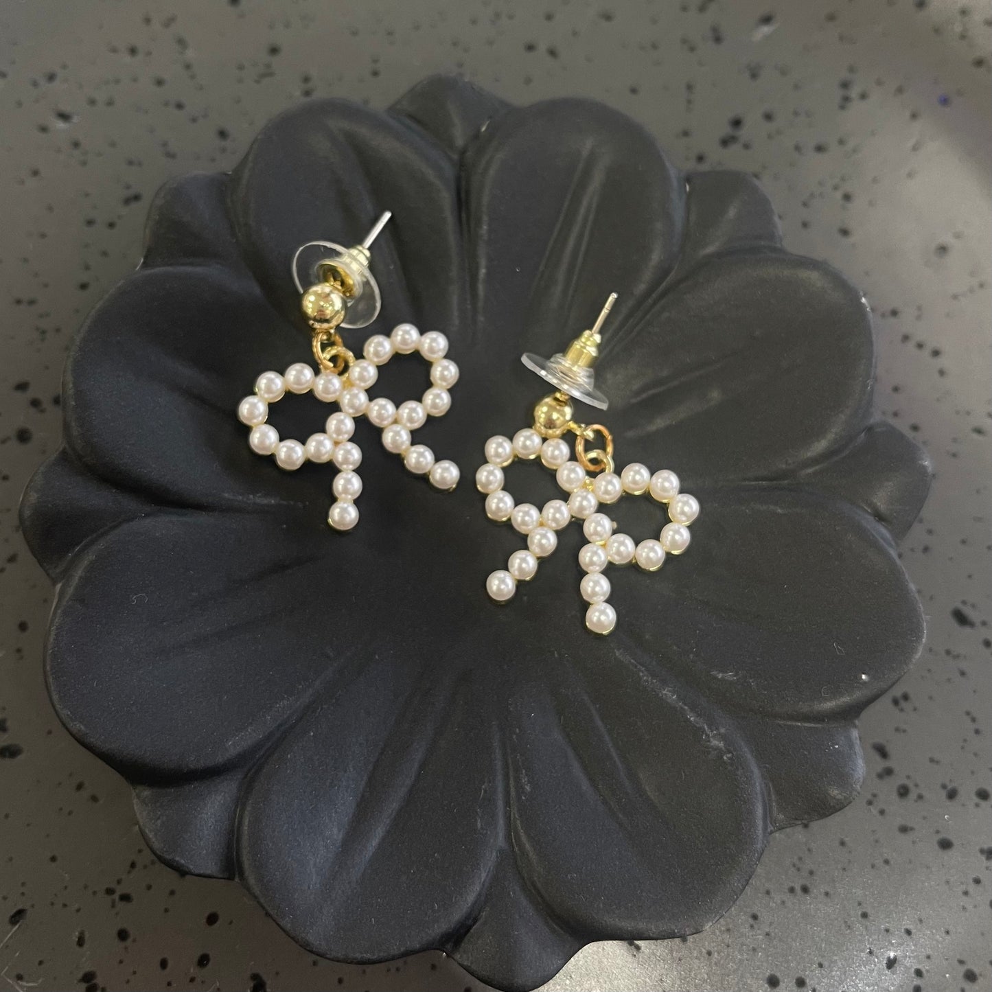 Mid Pearl Bow Earrings