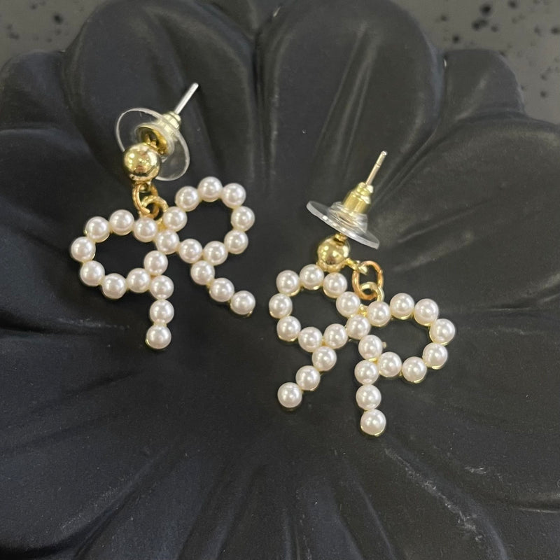 Mid Pearl Bow Earrings