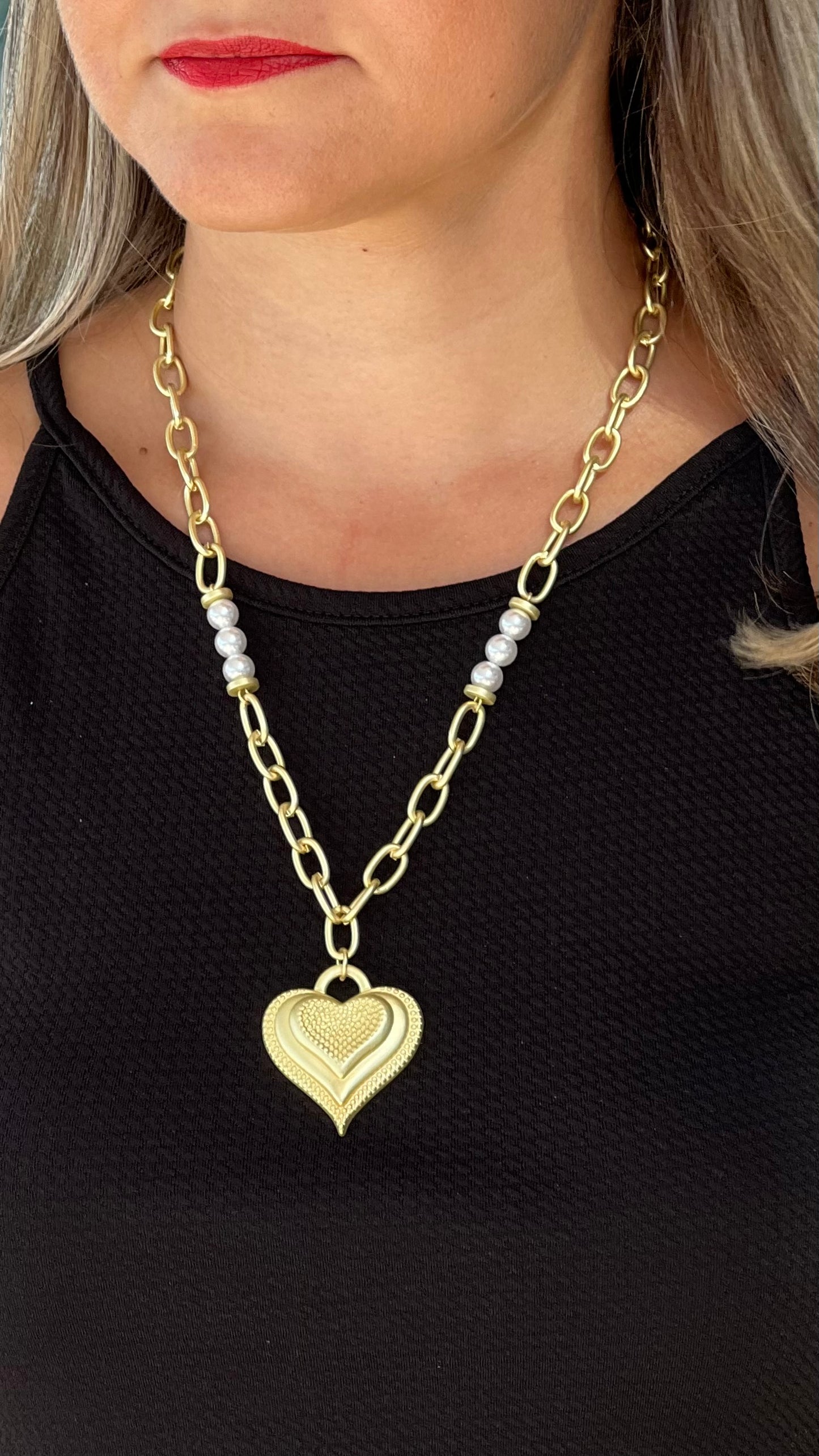 Heart Pendant With Pearl Gold Necklace