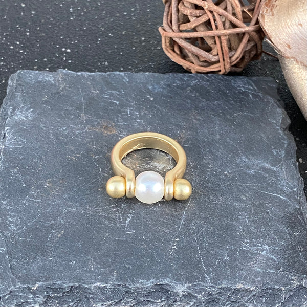 Small Pearl Gold Ring