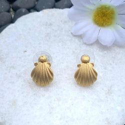 Seashell Stud Earring